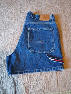 Vintage Y2K Tommy Jeans Denim Cargo Shorts with Signature Flag Detail Sz 6/ S